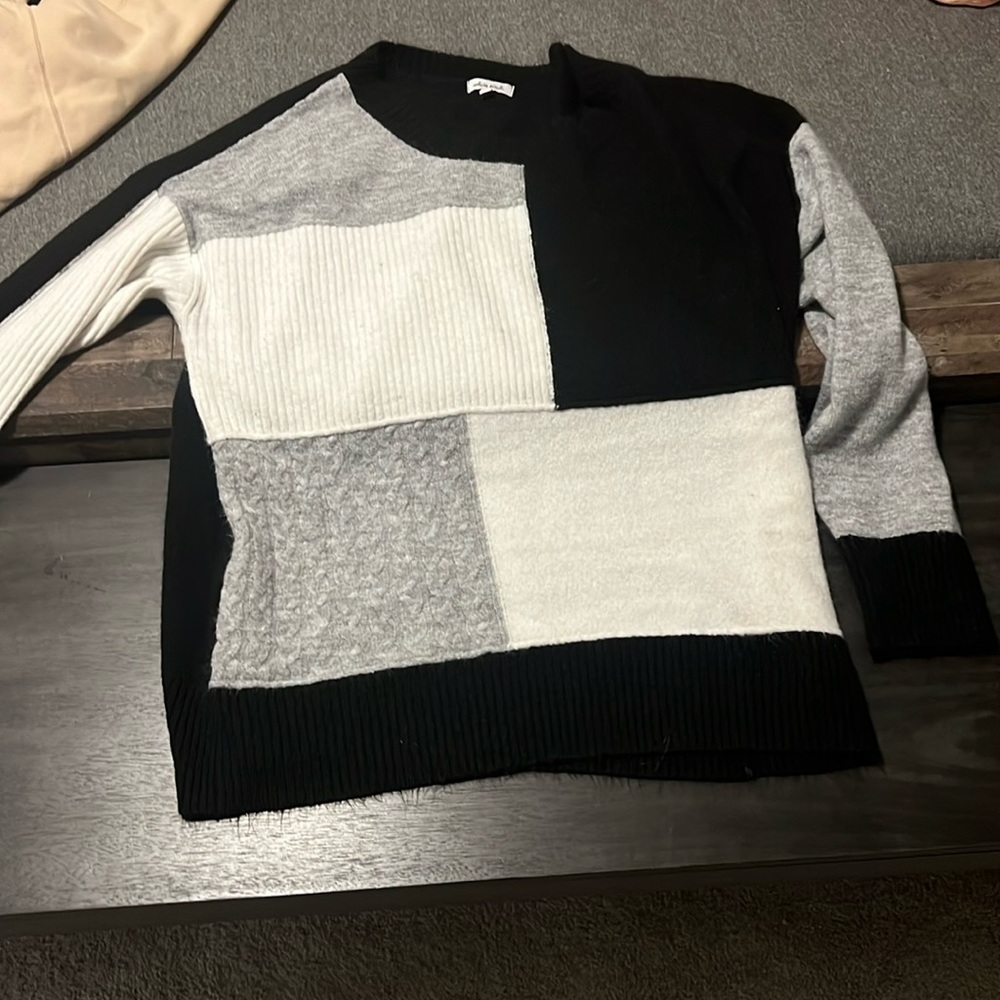 Women’s white birch sweater size L
